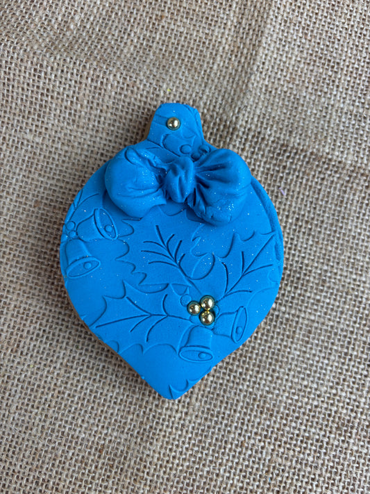 Bauble blue